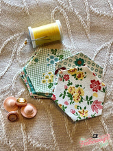 Load image into Gallery viewer, 1 1/2" Inch Hexagons Iron-On Papers For English Paper Piecing x 1000