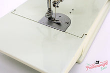Load image into Gallery viewer, Singer Featherweight 221 Sewing Machine, WHITE EV986***