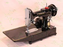 Load image into Gallery viewer, Singer Featherweight 222K Sewing Machine EJ916***