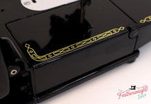 Load image into Gallery viewer, Singer Featherweight 222K Sewing Machine EK325***