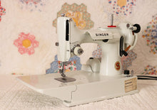 Load image into Gallery viewer, Singer Featherweight 221 Sewing Machine, WHITE FA095***