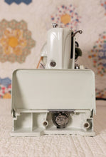 Load image into Gallery viewer, Singer Featherweight 221 Sewing Machine, WHITE FA095***