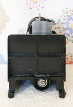 Load image into Gallery viewer, Singer Featherweight 222K Sewing Machine EK324***