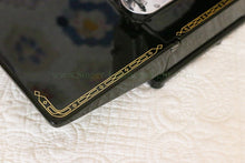 Load image into Gallery viewer, Singer Featherweight 222K Sewing Machine EK629***