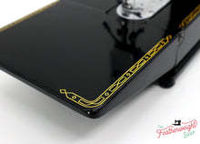 Load image into Gallery viewer, Singer Featherweight 222K Sewing Machine EL181***