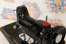 Load image into Gallery viewer, Singer Featherweight 222K Sewing Machine EM9584**