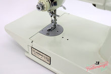 Load image into Gallery viewer, Singer Featherweight 221K Sewing Machine, WHITE EV958***