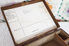 Load image into Gallery viewer, Singer Fashion Aids Attachments Case (Vintage Original)