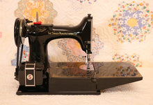 Load image into Gallery viewer, Singer Featherweight 221 Sewing Machine, AK765***