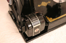 Load image into Gallery viewer, Singer Featherweight 221 Sewing Machine, AK765***