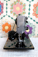Load image into Gallery viewer, Singer Featherweight 221 Sewing Machine, AK993***