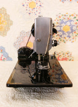 Load image into Gallery viewer, Singer Featherweight 222K Sewing Machine EK329***