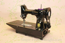Load image into Gallery viewer, Singer Featherweight 222K Sewing Machine