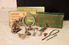 Load image into Gallery viewer, Singer Featherweight 222K Sewing Machine EN137***