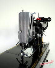 Load image into Gallery viewer, Singer Featherweight 222K 1957 - EM603***