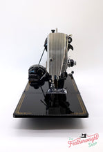 Load image into Gallery viewer, Singer Featherweight 221 1954 - AL690***