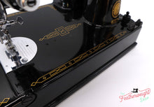 Load image into Gallery viewer, Singer Featherweight 221 1954 - AL690***