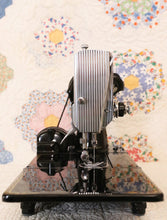 Load image into Gallery viewer, Singer Featherweight 222K Sewing Machine EM9581**