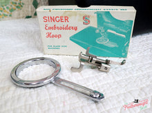 Load image into Gallery viewer, Singer Featherweight 222K Sewing Machine EN135***