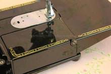 Load image into Gallery viewer, Singer Featherweight 222K Sewing Machine EK633***
