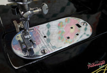 Load image into Gallery viewer, Singer Featherweight 222K Sewing Machine EN1345**