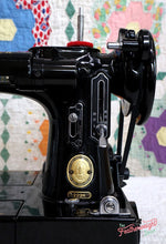 Load image into Gallery viewer, Singer Featherweight 222K Sewing Machine EN1345**