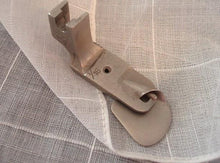 Load image into Gallery viewer, Flange Hemmer, Singer (Vintage Original)