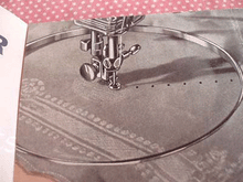 Load image into Gallery viewer, Singer Featherweight Embroidery & Darning Foot (Vintage Original)