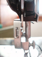 Load image into Gallery viewer, Singer Featherweight 222K Embroidery & Darning Foot (Vintage Original)