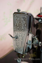 Load image into Gallery viewer, Singer Featherweight 221 Sewing machine, 1933 AD545***
