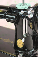 Load image into Gallery viewer, Singer Featherweight 221K Sewing Machine, French EF908***
