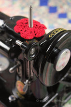 Load image into Gallery viewer, Singer Featherweight 222K Sewing Machine, ER0231**CH
