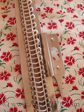 Load image into Gallery viewer, Fagoter Singercraft, Singer (Vintage Original)
