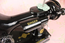 Load image into Gallery viewer, Singer Featherweight 221K Sewing Machine, French EF908***
