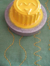 Load image into Gallery viewer, Stitch Patterns, Singer Automatic Zigzagger (Vintage Original)
