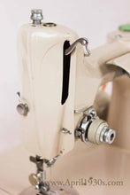 Load image into Gallery viewer, Singer Featherweight 221 Sewing Machine, TAN JE150***
