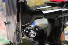 Load image into Gallery viewer, Singer Featherweight 222K Sewing Machine, ER0231**CH
