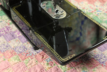 Load image into Gallery viewer, Singer Featherweight 222K Sewing Machine, ER0231**CH
