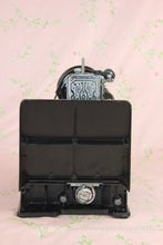 Load image into Gallery viewer, Singer Featherweight 221K Sewing Machine, French EF908***
