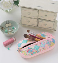 Load image into Gallery viewer, PATTERN BOOK , Perfectly Pretty Patchwork by Kristyne Czepuryk
