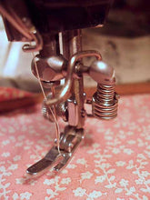 Load image into Gallery viewer, Stoppax Embroidery &amp; Darning Foot, (Vintage Original)
