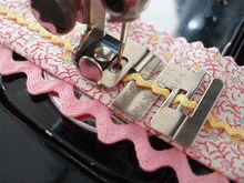 Load image into Gallery viewer, Edge Stitcher, Singer (Vintage Original)
