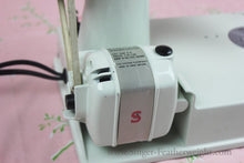 Load image into Gallery viewer, Singer Featherweight 221 Sewing Machine, WHITE EV989***
