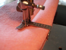 Load image into Gallery viewer, Gauge Presser Foot Attachment Set, Singer (Vintage Original) - SLANT SHANK
