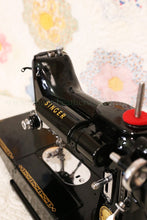 Load image into Gallery viewer, Singer Featherweight 222K Sewing Machine EJ9130**
