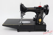Load image into Gallery viewer, Singer Featherweight 222K Sewing Machine EK632***
