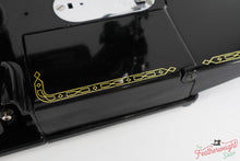 Load image into Gallery viewer, Singer Featherweight 222K Sewing Machine EK632***
