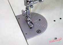 Load image into Gallery viewer, Singer Featherweight 221K Sewing Machine, WHITE FA126***
