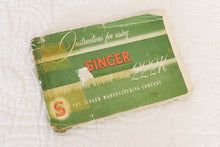 Load image into Gallery viewer, Singer Featherweight 222K Sewing Machine EJ9130**
