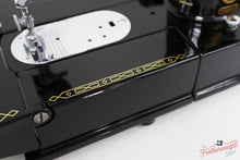 Load image into Gallery viewer, Singer Featherweight 222K Sewing Machine EK3247**
